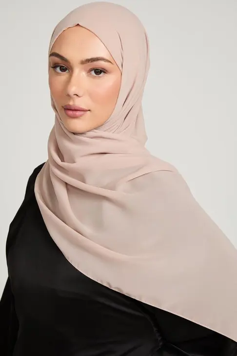 Beige gergette hijab